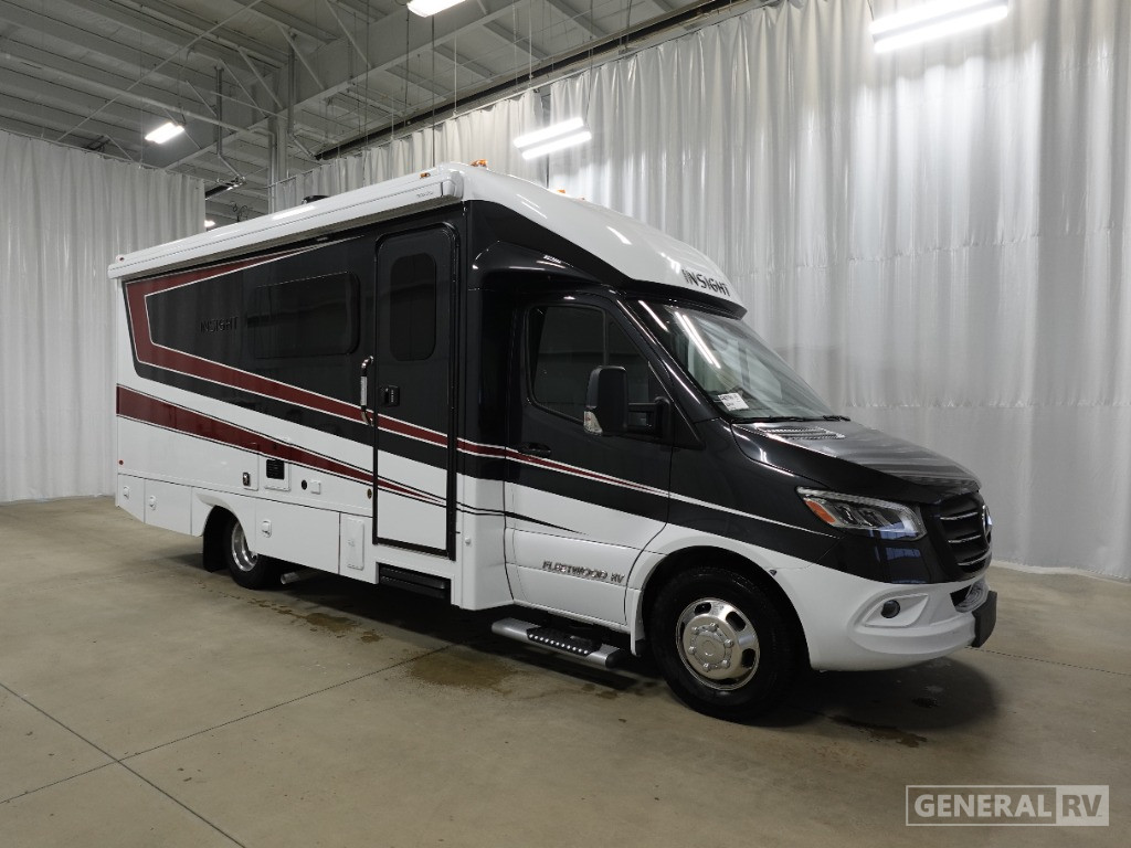 New 2025 Fleetwood Insight 25M
